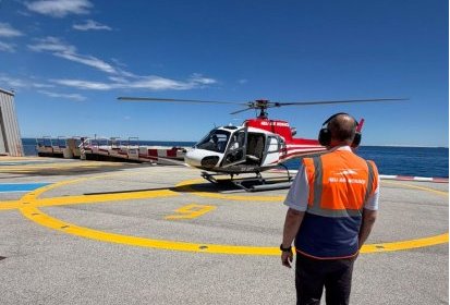 AS350 B2 immatriculé 3A-MTT posé sur sa DZ - Photo Tilio Gothié