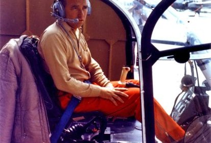 Jean Boulet aux commandes du Lama F-BPXS avant son record - Photo © X - (...)